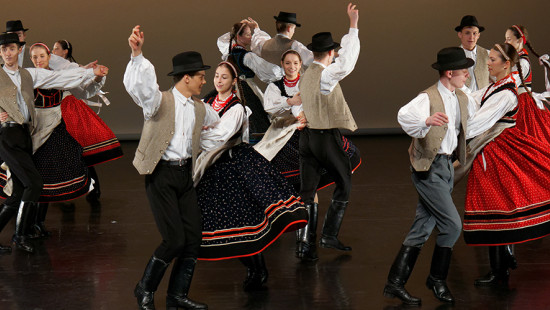 Elindultam világ útján...