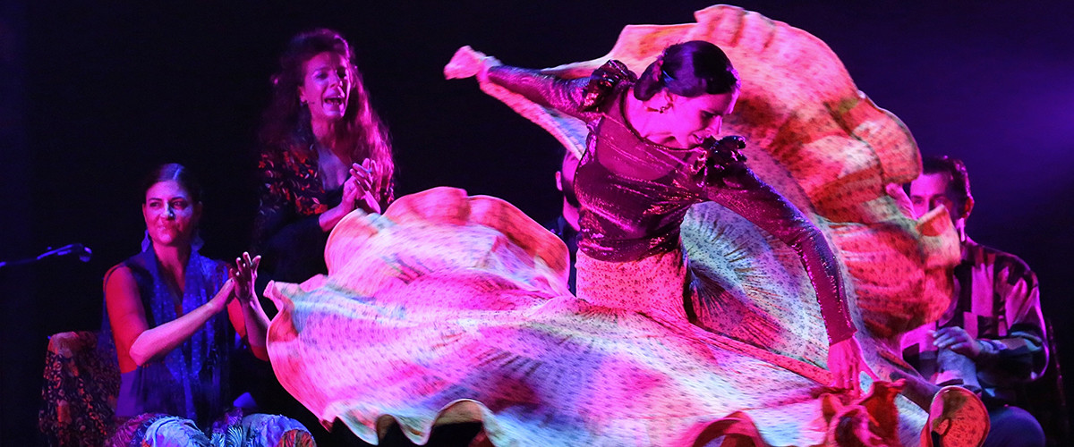 BUDAPESTI BEMUTATÓ FOLKAMENCO